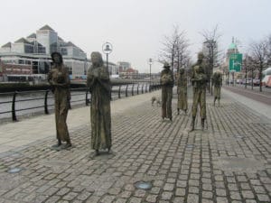 Estatua Homenaje a la hambruna Dublin Irlanda